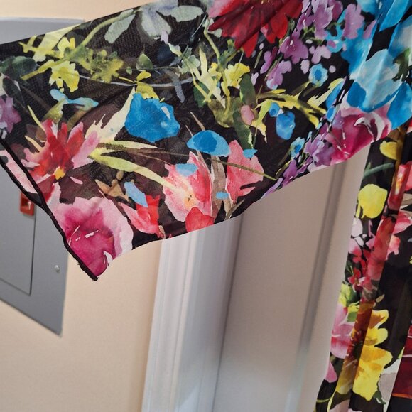 CAROLINE ROSE – Plus size—1X— Women multi/ /black flower vibrant print against a - Picture 3 of 4